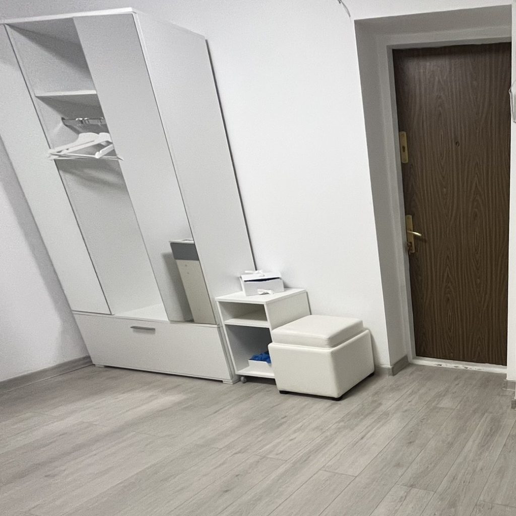Holul de la intrarea în cabinet